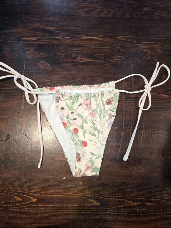 Cider Other - Cider Floral Print String Bikini Bottom | Cream Wildflower Side-Tie Swimwear | W